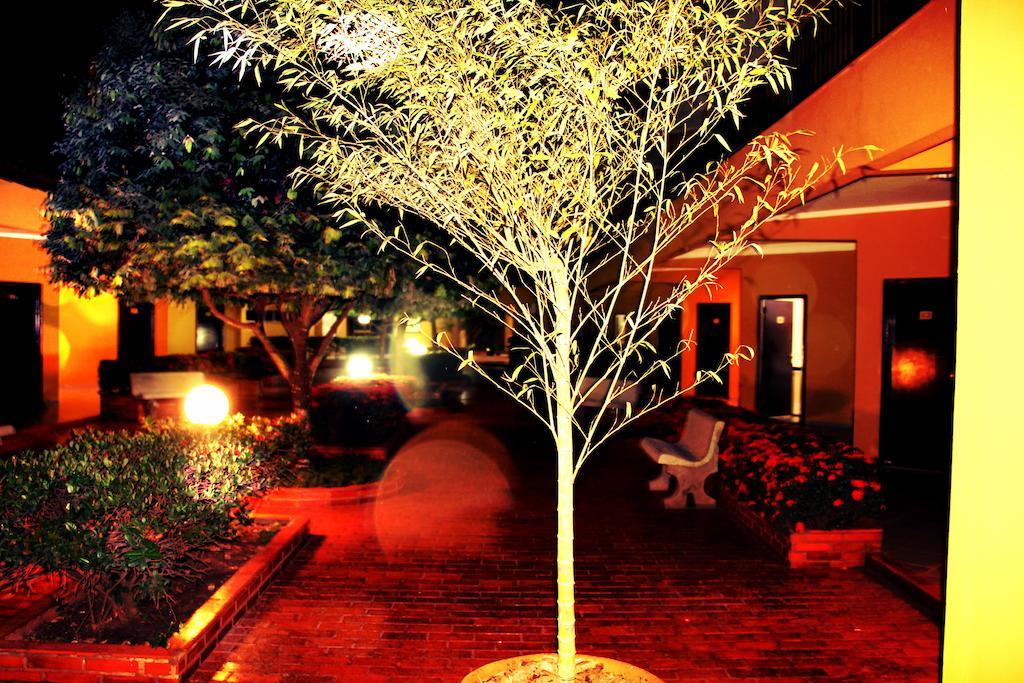 Hotel Marathi Park Rondonópolis Exteriör bild